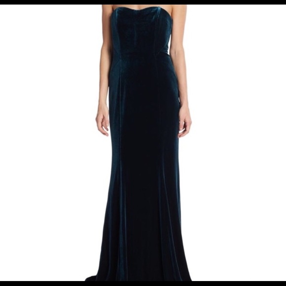 Monique Lhuillier Dresses & Skirts - Monique Lhuillier Emerald Green Velvet Gown sz 6